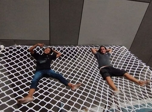 Mandiri Jaring Safety menyediakan berbagai jaring safety yang memenuhi standar keamanan dan perlindungan.